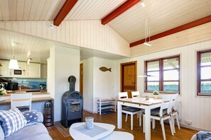 Dining - Flintholmhus on the Baltic Sea beach (Steinberg)