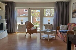 Tv, dvd-spelare och en stereo