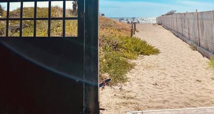 Beachfront house with direct beach access I