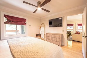 3 chambres, coffres-forts dans les chambres, bureau