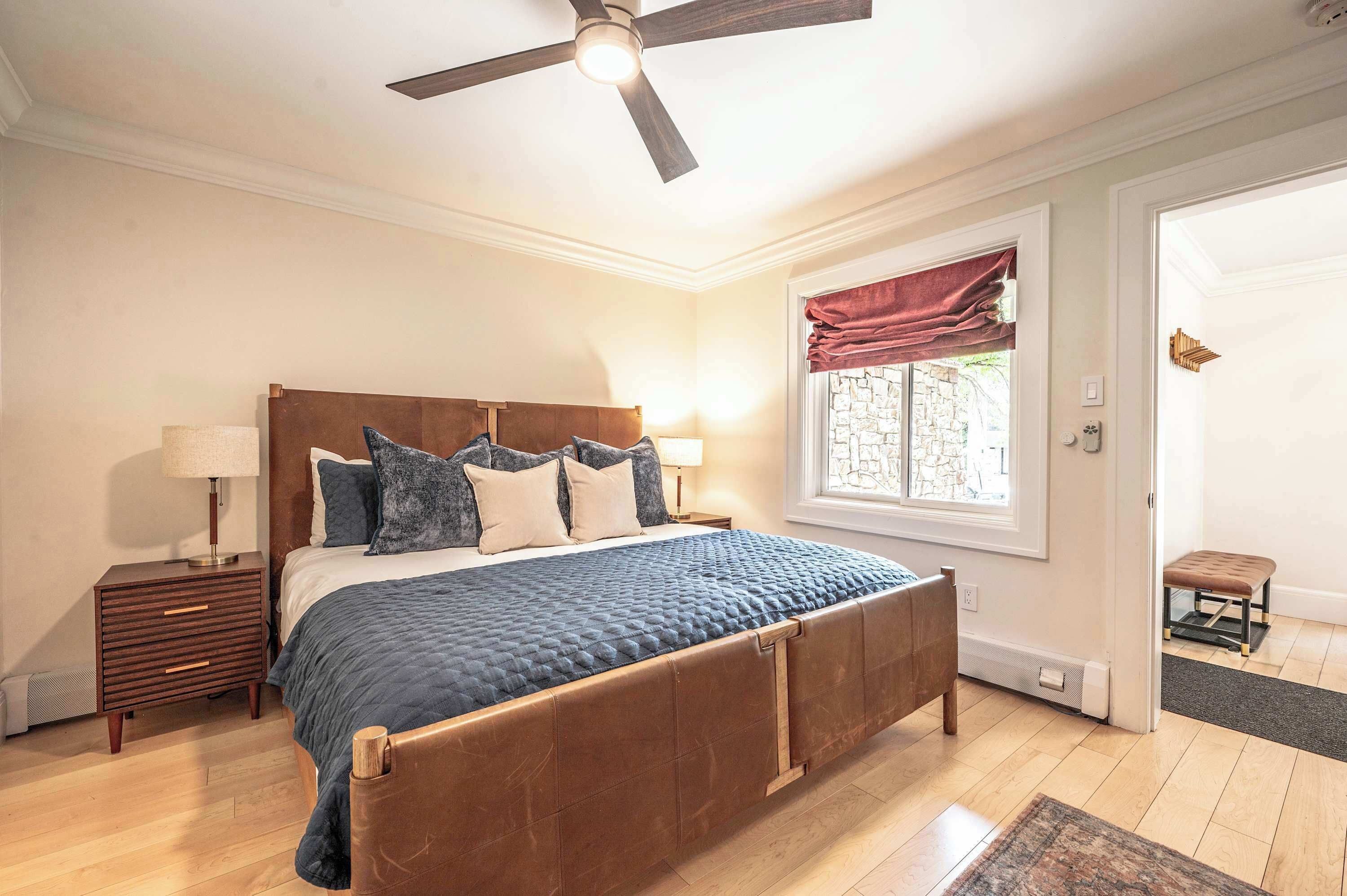 3 bedrooms, in-room safe, desk, iron/ironing board