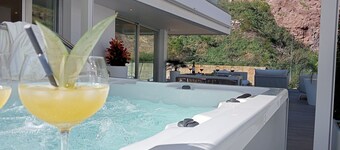 Serendipity Blue - Luxury flat with 80m2 terrace and Jacuzzi