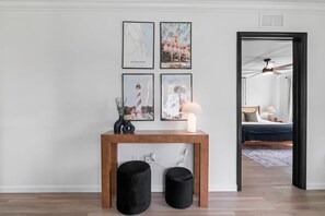 4 habitaciones, tabla de planchar con plancha y wifi gratis 