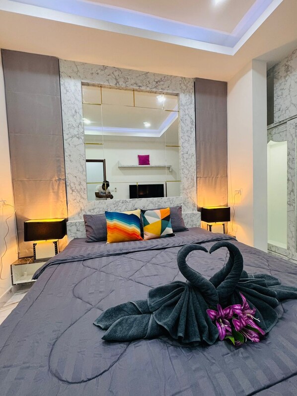 3 bedrooms, iron/ironing board, WiFi, bed sheets