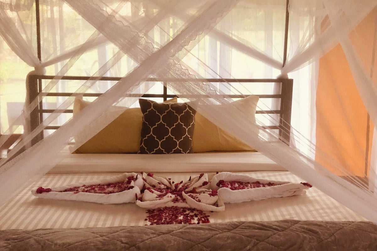 1 bedroom, premium bedding, laptop workspace, iron/ironing board