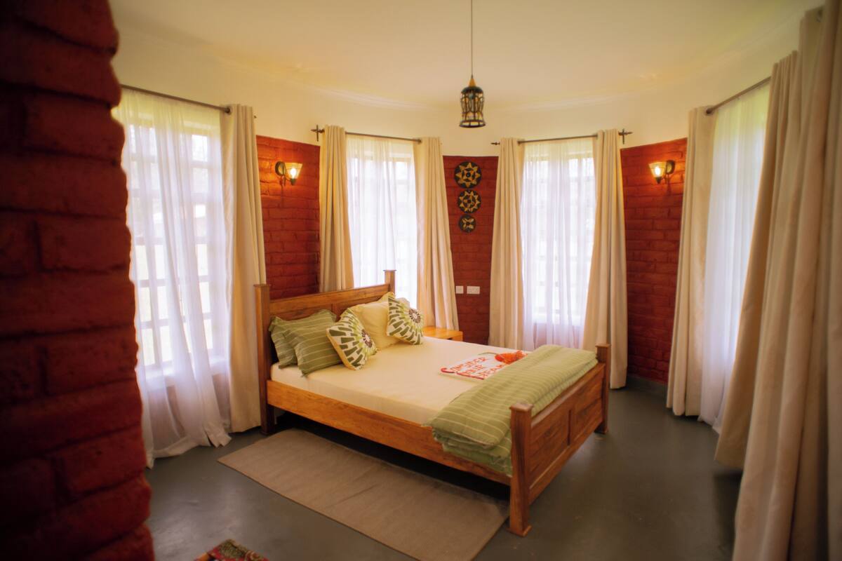 1 bedroom, premium bedding, laptop workspace, iron/ironing board