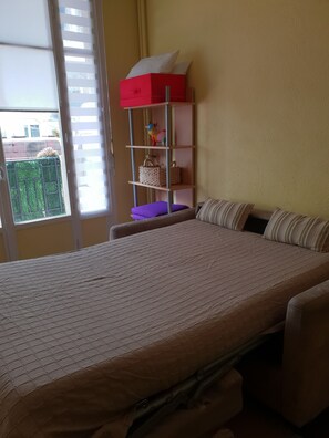 1 bedroom, WiFi, bed sheets