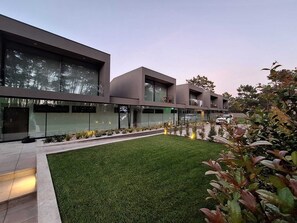 Exterior - Charming two bedroom family friendly Villa next to the beach with exterior pool (Fão)