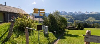 Dorea holiday home with mountain views