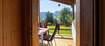 Dorea holiday home with mountain views
