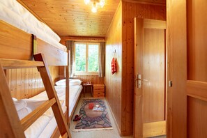 3 bedrooms, free WiFi, bed sheets
