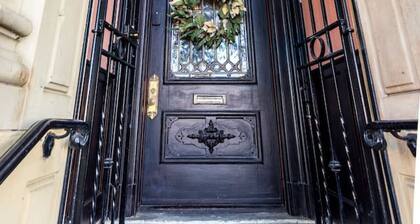 Luxury Brownstone | Walk to ALL | Washington Park