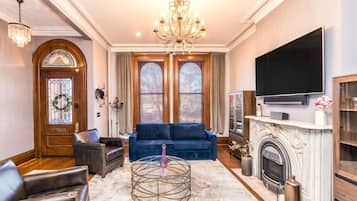 TV, peis og stereoanlegg