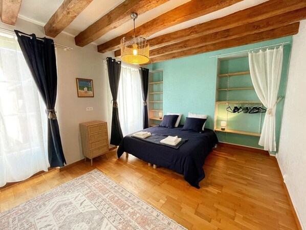 4 bedrooms, free WiFi