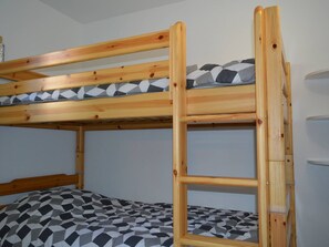 3 bedrooms, WiFi