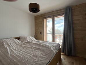 3 室のベッドルーム、WiFi (無料)