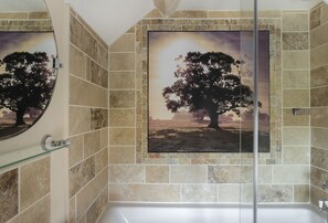 Hair dryer, towels - Cobbler's Cottage (2) -  a beautiful cottage sleeping 2 guests (Pembridge, Nr Leominster)