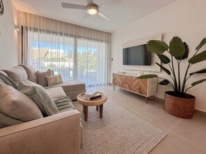 TV, offices - Awesome new beach apartment w/ Picuzzi (Punta Cana)