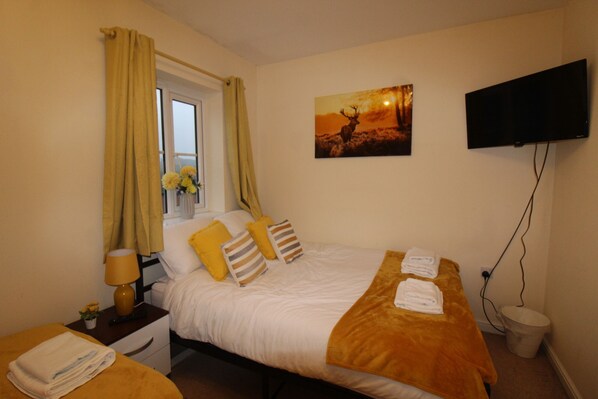 Iron/ironing board, bed sheets - Southdown House (Chesterfield)