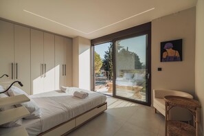 2 chambres, coffres-forts dans les chambres, rideaux occultants