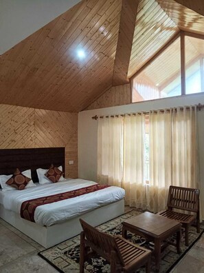 Deluxe tweepersoonskamer, 1 kingsize bed, balkon, uitzicht op bergen | Gratis wifi