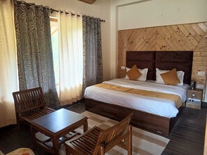 Deluxe Double Room, 1 King Bed, Balcony, Mountain View | Free WiFi - Heaven Inn Manali (Manali)