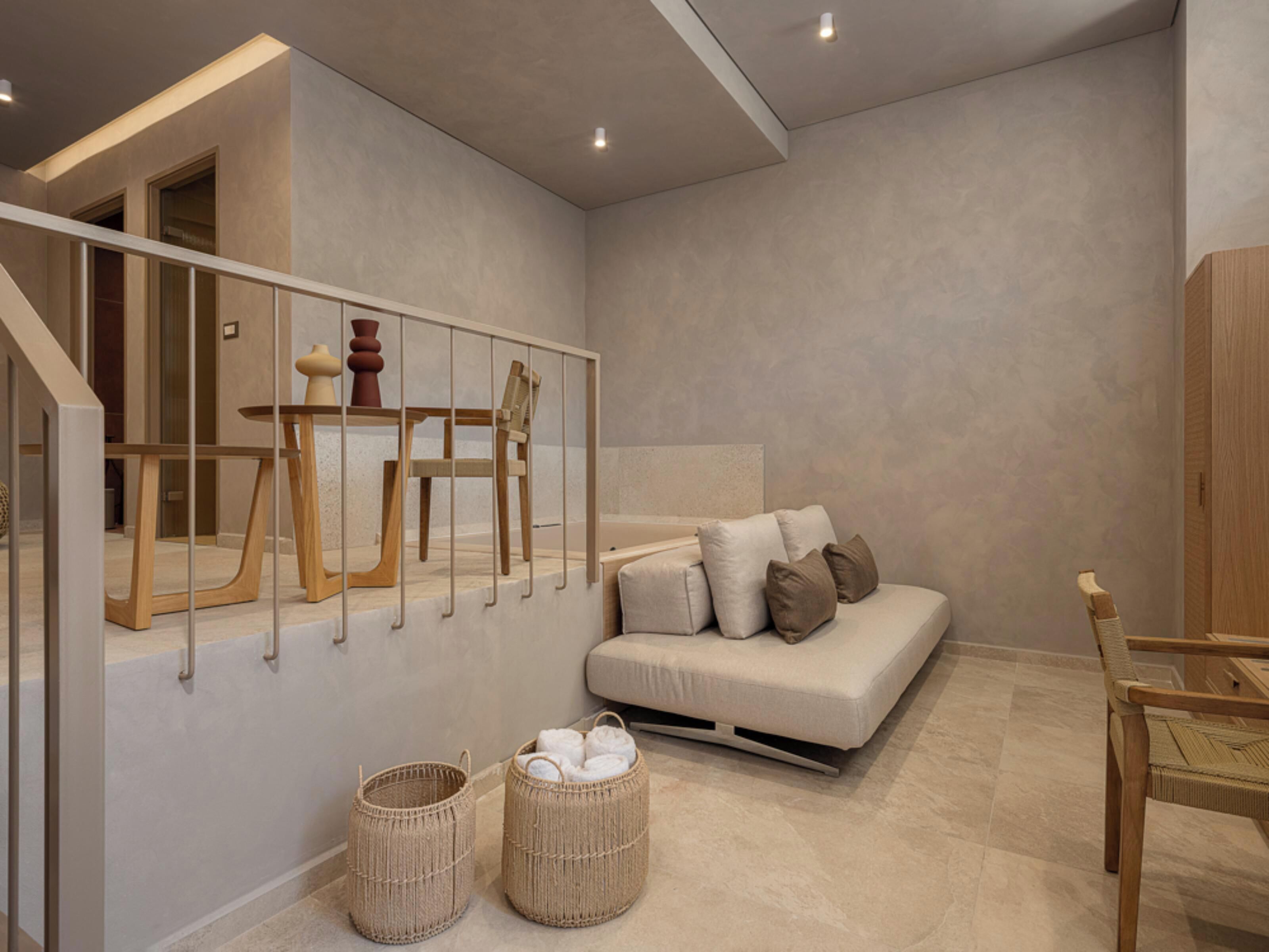 Camera Luxury, idromassaggio | Area soggiorno | Smart TV 43 pollici con canali via cavo