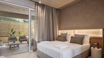 Deluxe Room, Garden View | Soundproofing, free cribs/infant beds, free WiFi, bed sheets