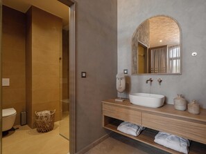 Standard Room, City View | Bathroom | Shower, hair dryer, towels, soap - Hestia Rooms (Chania)