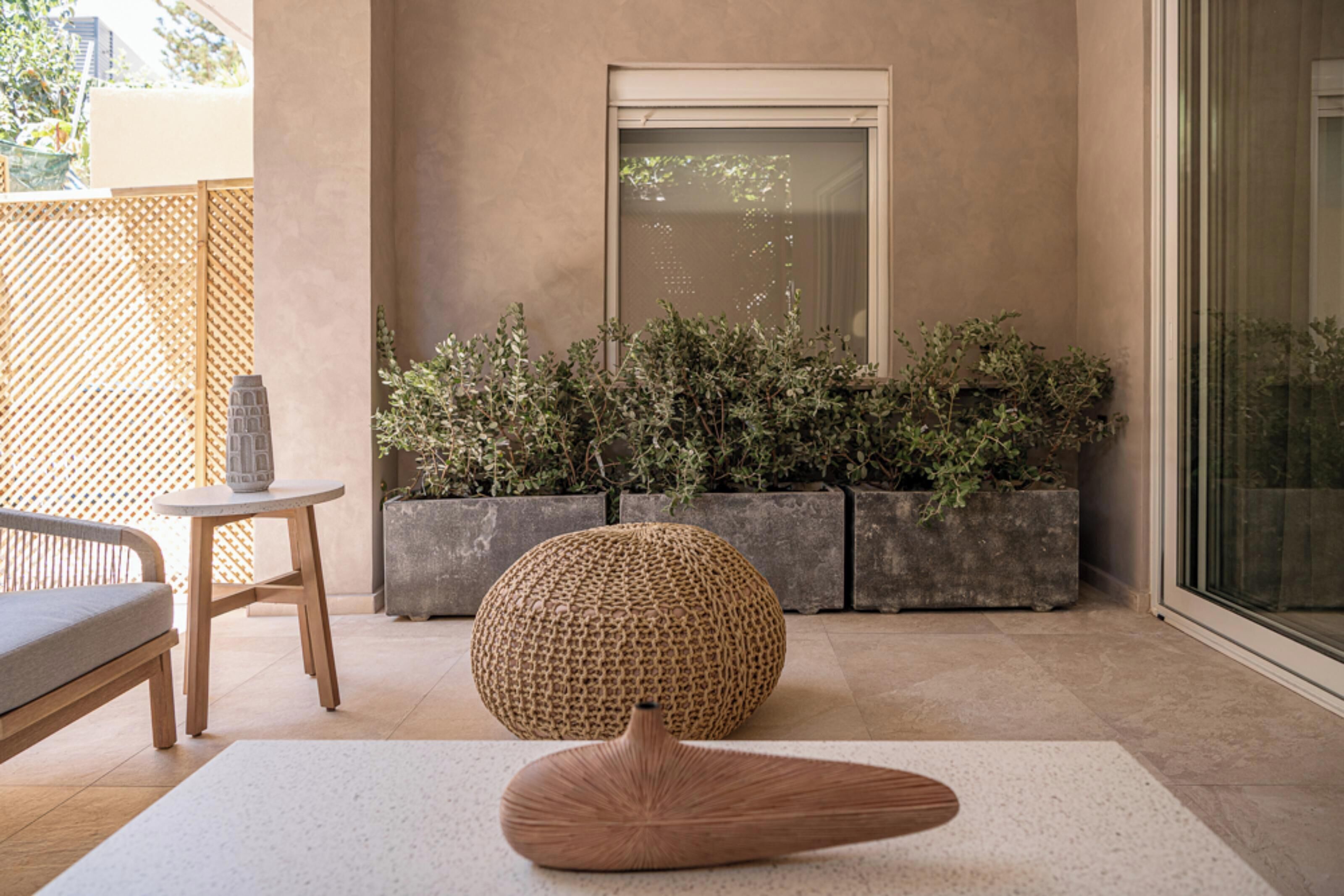 Deluxe Room, Garden View | Terrace/patio