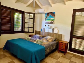 3 bedrooms, iron/ironing board, WiFi, bed sheets