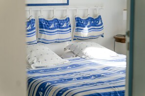 3 habitaciones, escritorio, tabla de planchar con plancha y wifi gratis