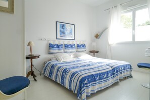 2 chambres, fer et planche à repasser, Wi-Fi gratuit, draps fournis