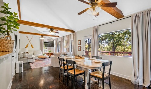 Blueberry Escape-Lakefront Family Cabin on Beaver Lake