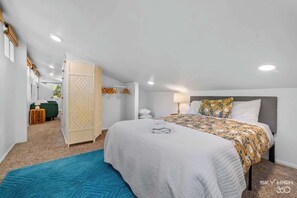 3 makuuhuonetta, työpöytä, silitysrauta/-lauta, Wi-Fi