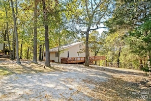 Exterior - Blueberry Escape-Lakefront Family Cabin on Beaver Lake (Lowell)