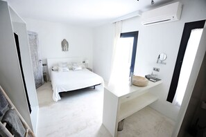 6 bedrooms, iron/ironing board, free WiFi