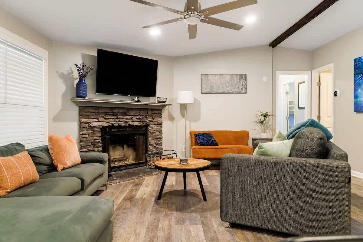 Smart TV, fireplace, offices
