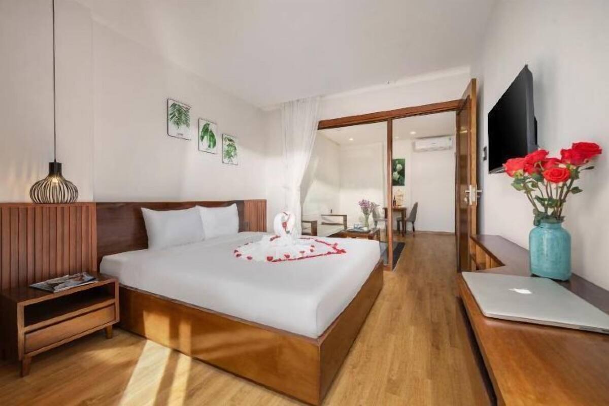 2 slaapkamers, een bureau, een laptopwerkplek, verduisterende gordijnen