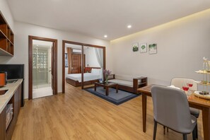 20-inch LCD TV with cable channels - Dana Boutique Hotel & Apartment (Da Nang)