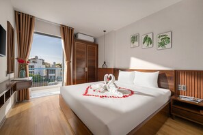 Senior Apartment, 1 Bedroom, Balcony | Desk, laptop workspace, blackout drapes, soundproofing - Dana Boutique Hotel & Apartment (Da Nang)