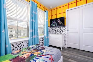 5 Schlafzimmer, Schreibtisch, Bügeleisen/Bügelbrett, WLAN