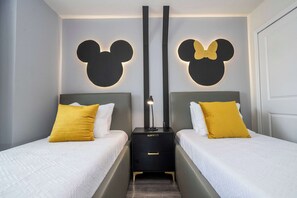 5 bedrooms, desk, iron/ironing board, WiFi