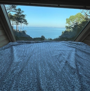 4 bedrooms, desk, iron/ironing board, free WiFi