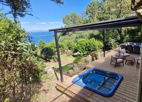 Magnificent house sea view- Jacuzzi- 2Ha land- GR34