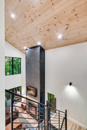 Interior - Modern Cabin, Sleeps 10・Indoor Pool・Hot Tub・Games (Sevierville)