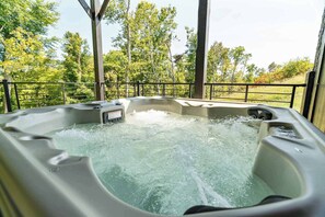 Outdoor spa tub