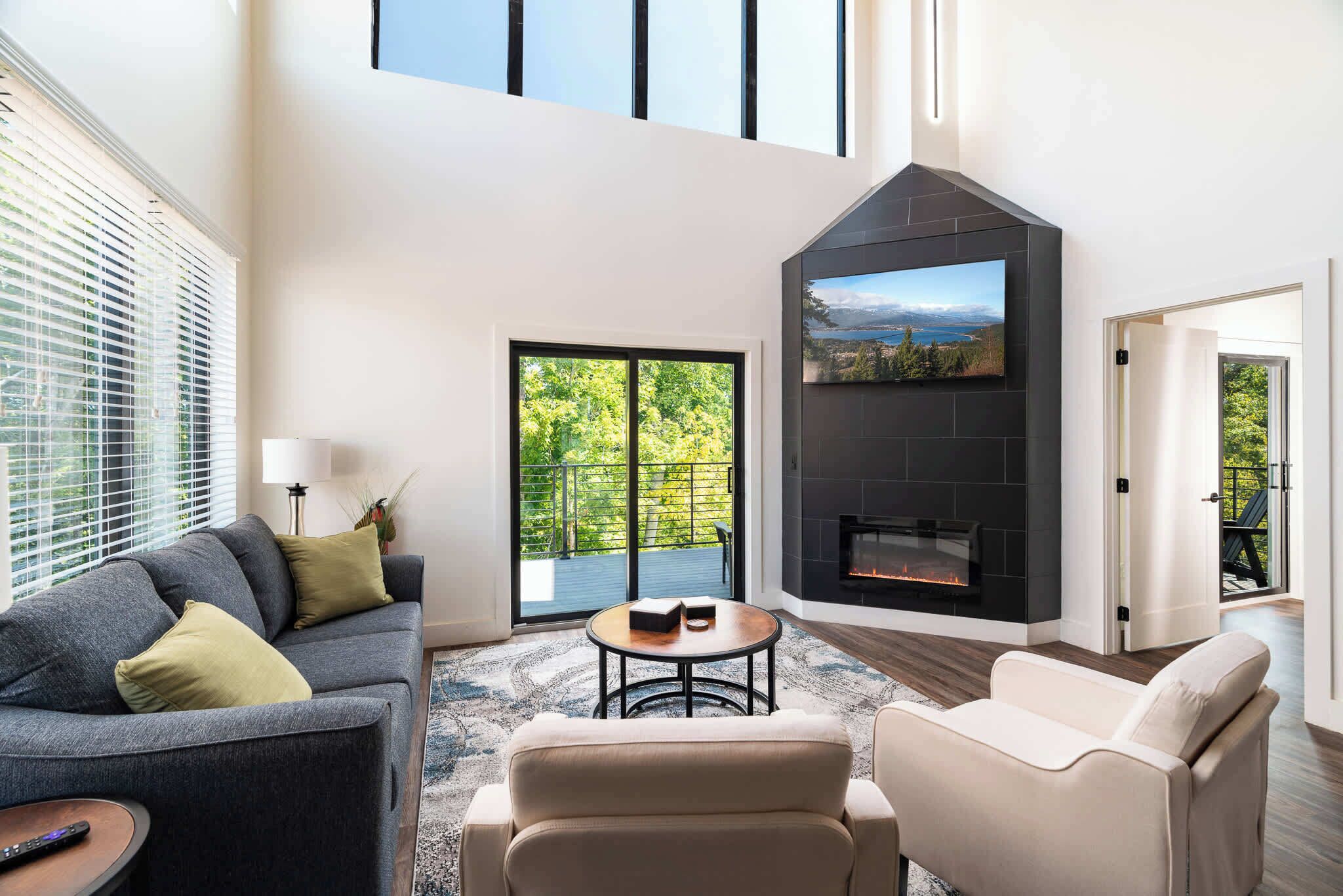 Fernseher, Kamin, Arbeitsbereiche