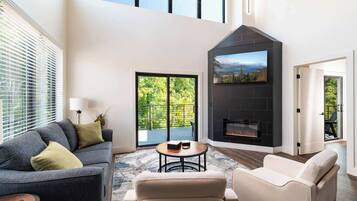 Fernseher, Kamin, Arbeitsbereiche