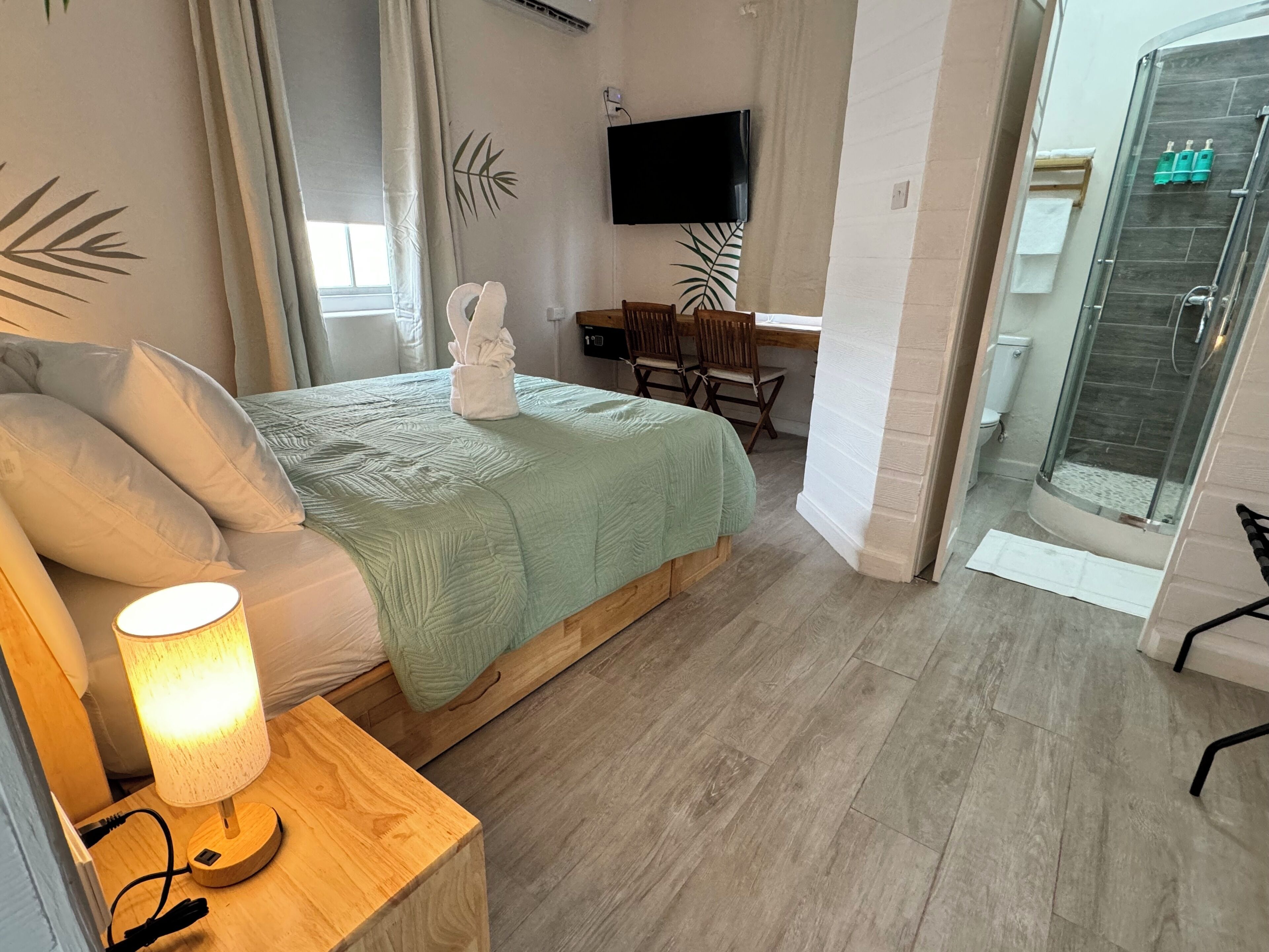 1 غرفة نوم ومكواة/لوح كي وواي فاي مجانًا وملاءات أسرّة